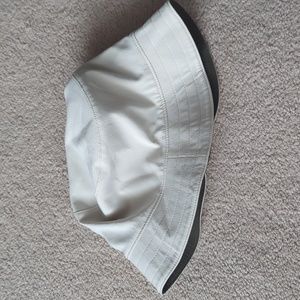 Lululemon reversible bucket hat